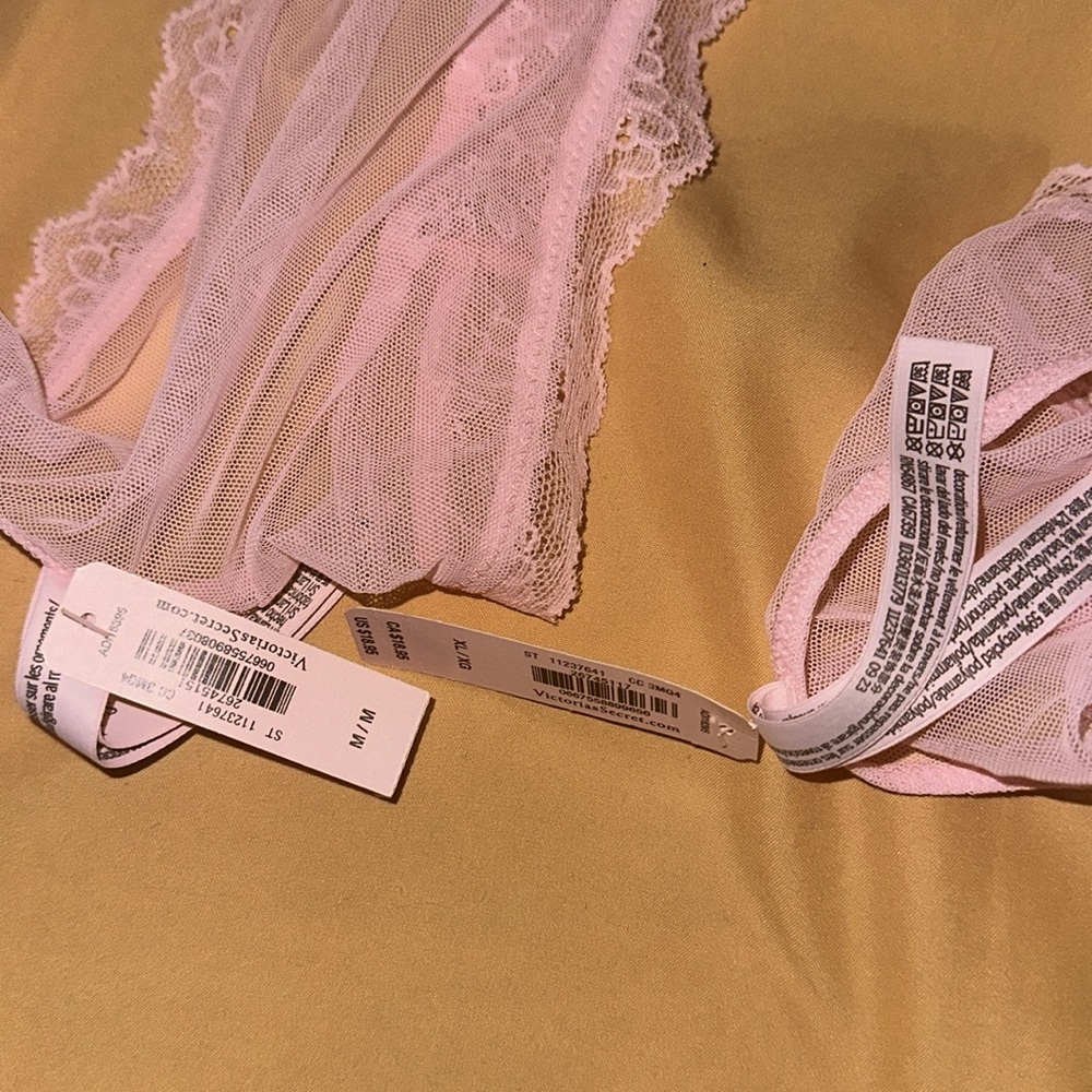 VICTORIA’S SECRET - Picture 5 of 6
